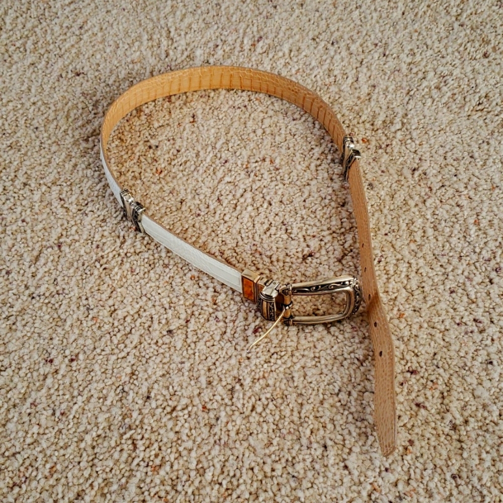 Brighton leather tan and white reversible belt size M (30).